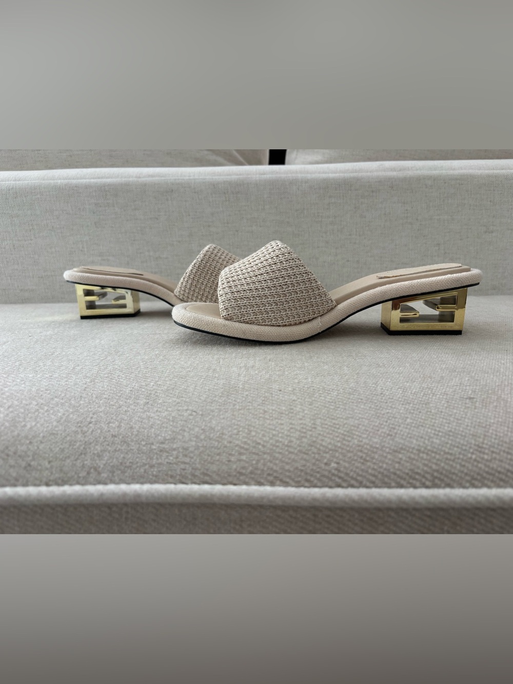 Fendi Beige Gold Woven Raffia Intreccio Baguette Slide Sandals Heels